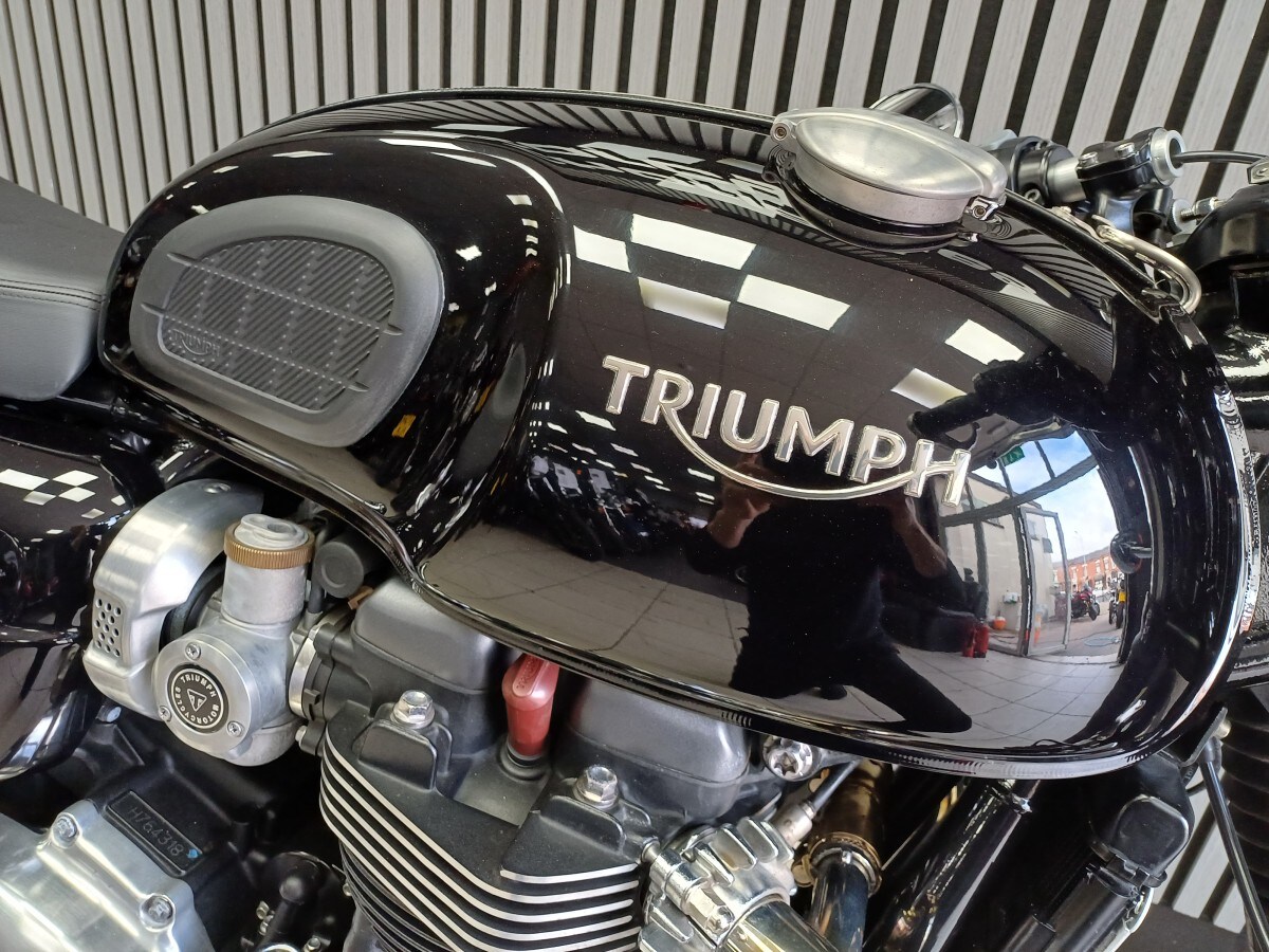 Used Triumph THRUXTON 1200 2020 for sale - 78394984: Photo 12