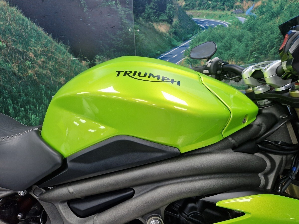 Used Triumph SPEED TRIPLE S 1050 2020 for sale - 78394203: Photo 2