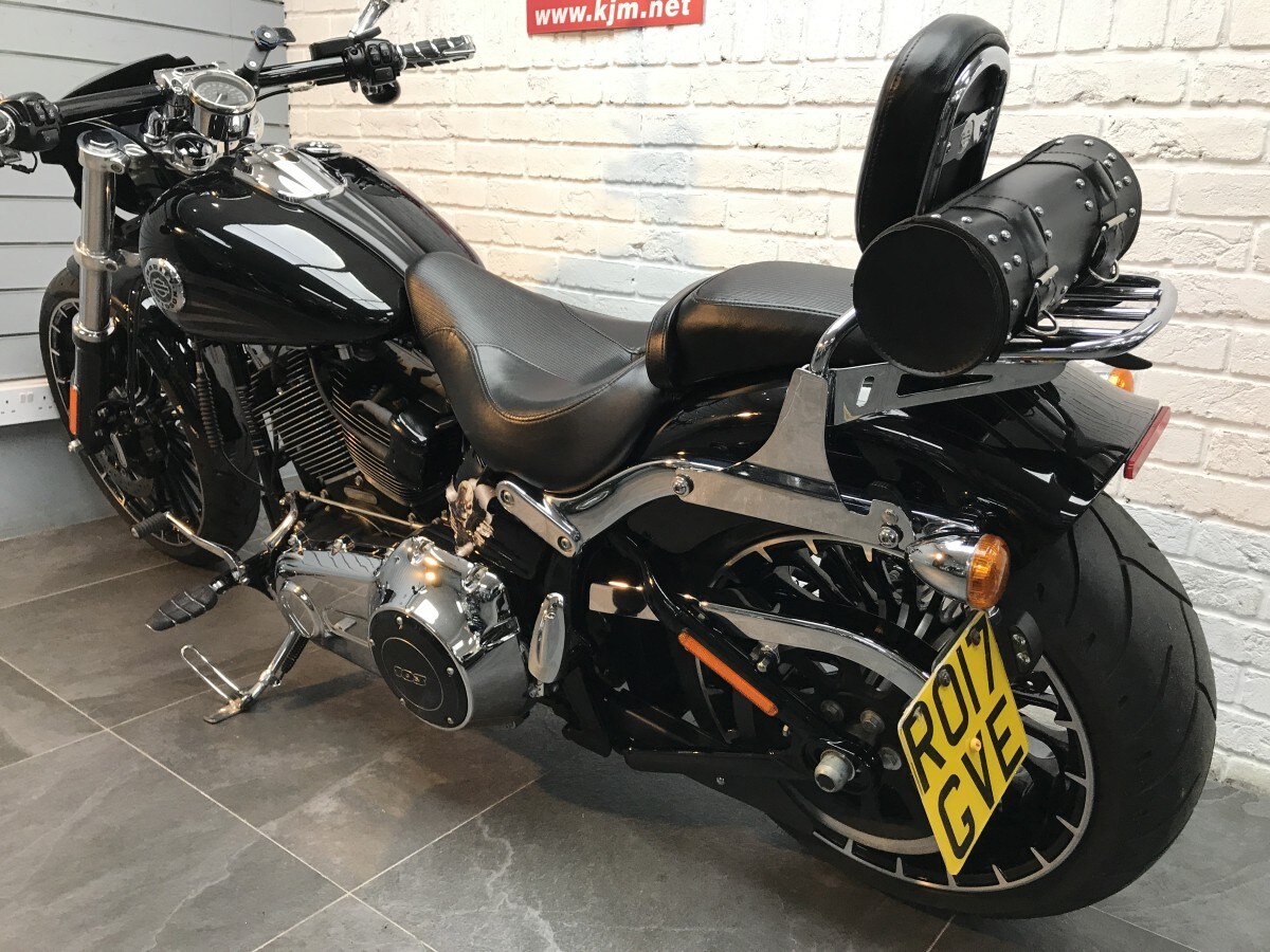 Used Harley-Davidson FXSB BREAKOUT 2017 for sale - 78393141: Photo 11