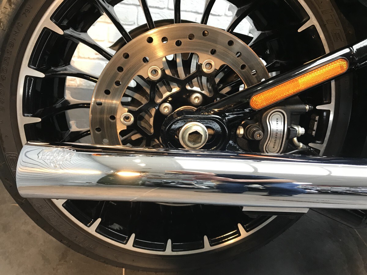 Used Harley-Davidson FXSB BREAKOUT 2017 for sale - 78393141: Photo 12