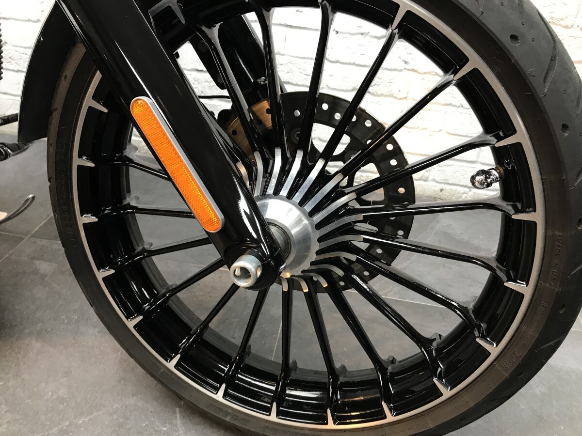 Used Harley-Davidson FXSB BREAKOUT 2017 for sale - 78393141: Photo 17