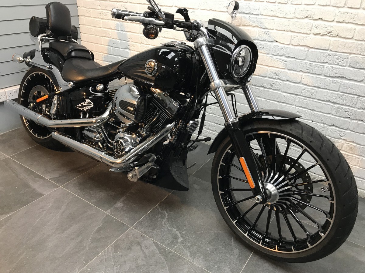 Used Harley-Davidson FXSB BREAKOUT 2017 for sale - 78393141: Photo 18