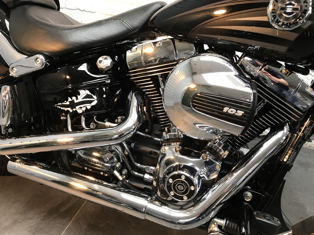Used Harley-Davidson FXSB BREAKOUT 2017 for sale - 78393141: Photo 3