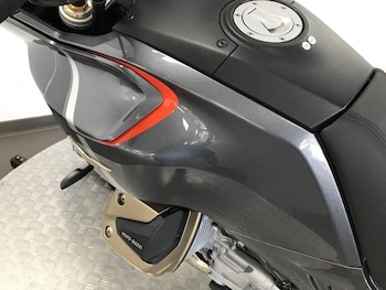 Used Moto Guzzi V100 MANDELLO S 2023 for sale - bike-79120069: Photo
