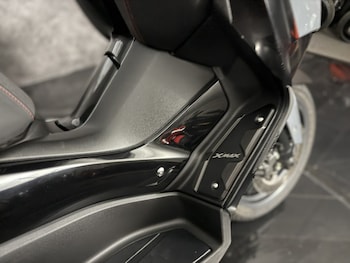 Used Yamaha X-MAX TECH MAX 300 C 2023 for sale - bike-78393957: Photo
