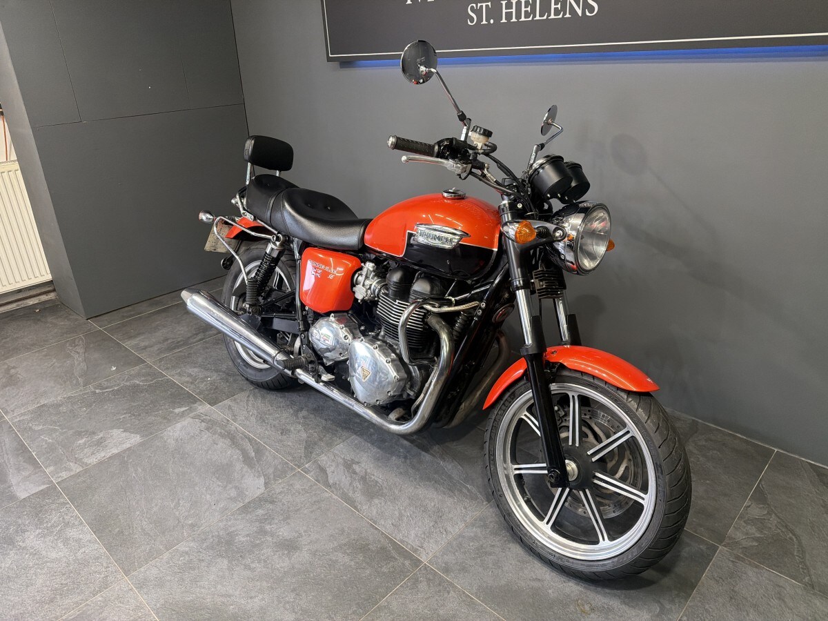Used Triumph BONNEVILLE 865 2011 for sale - 78395779: Photo 3