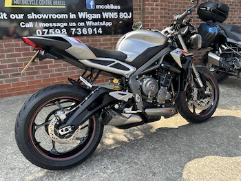 Used Triumph STREET TRIPLE 765 RS 2020 for sale - bike-79217236: Photo