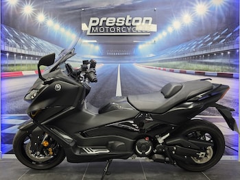 Used Yamaha TMAX TECH MAX (XP560D) 2025 for sale - bike-79595260: Photo