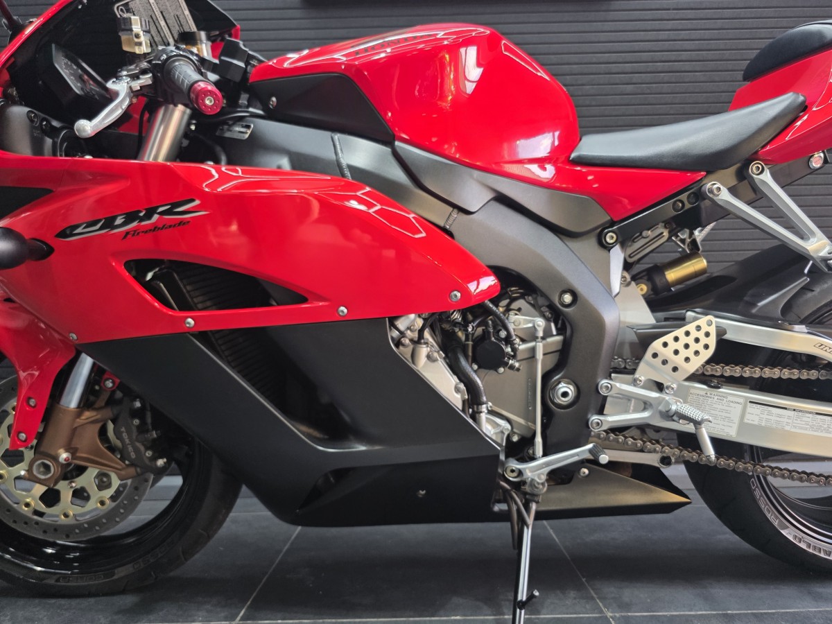 Used Honda Fireblade CBR 1000 RR-4 2004 for sale - 78393575: Photo 10