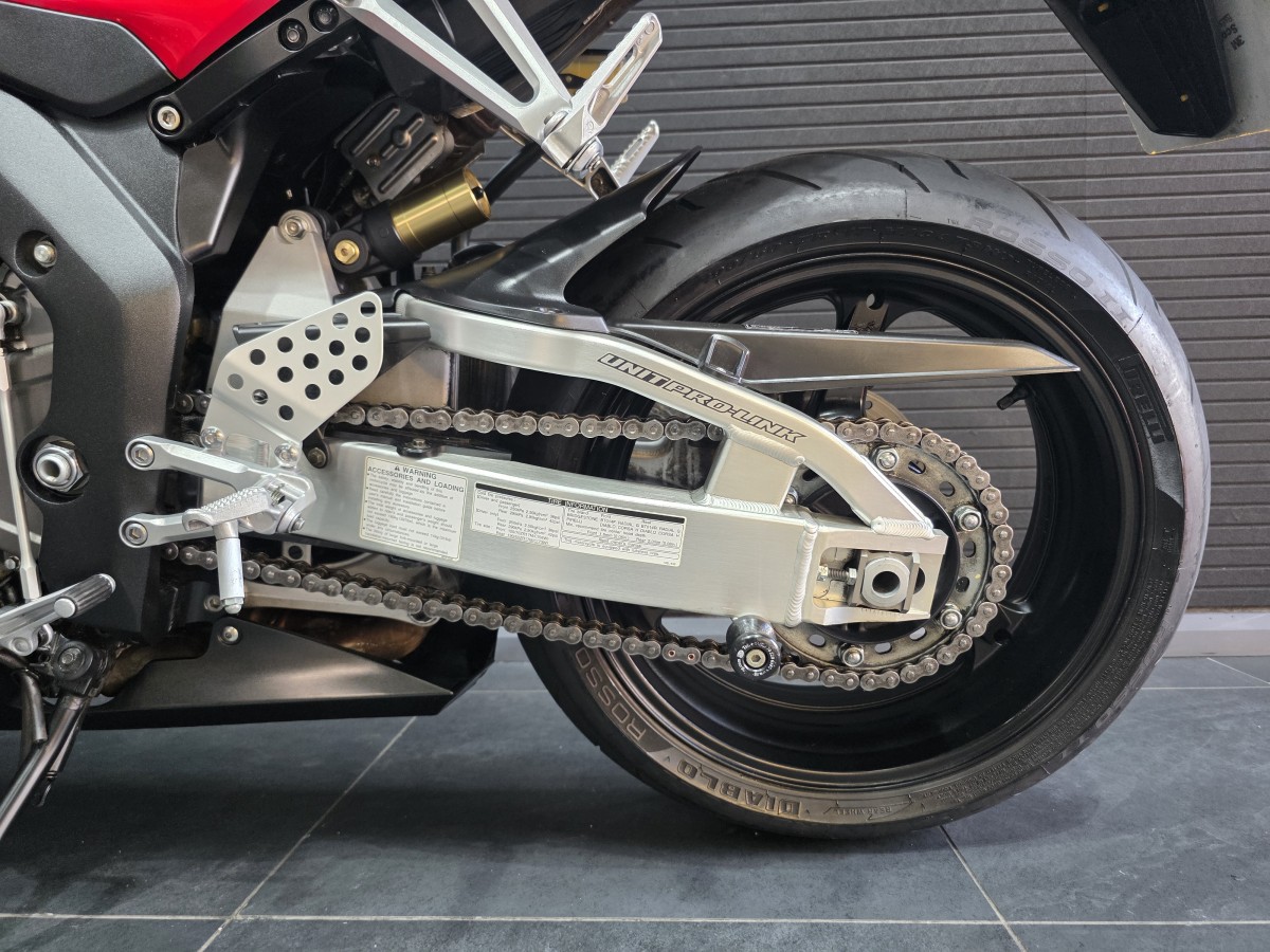 Used Honda Fireblade CBR 1000 RR-4 2004 for sale - 78393575: Photo 11