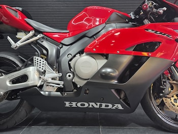 Used Honda Fireblade CBR 1000 RR-4 2004 for sale - bike-78393575: Photo