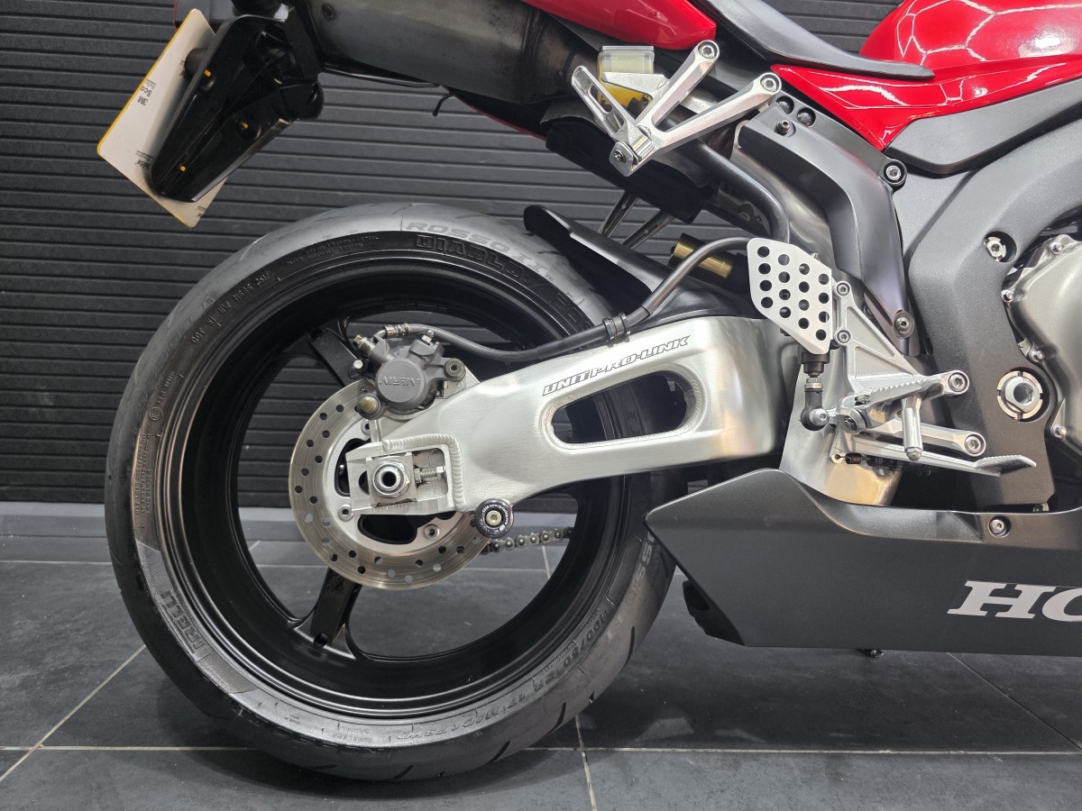 Used Honda Fireblade CBR 1000 RR-4 2004 for sale - 78393575: Photo 4