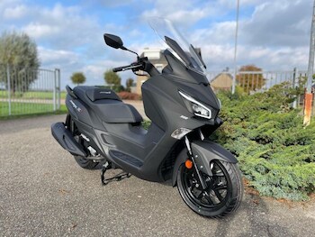 Used SYM Joymax Z+ 125cc undefined for sale - bike-78394145: Photo