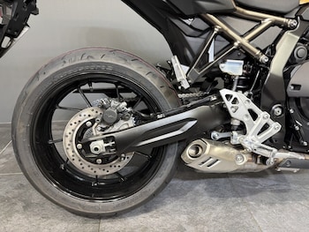 Used Suzuki GSX-8T 2025 for sale - bike-78395641: Photo