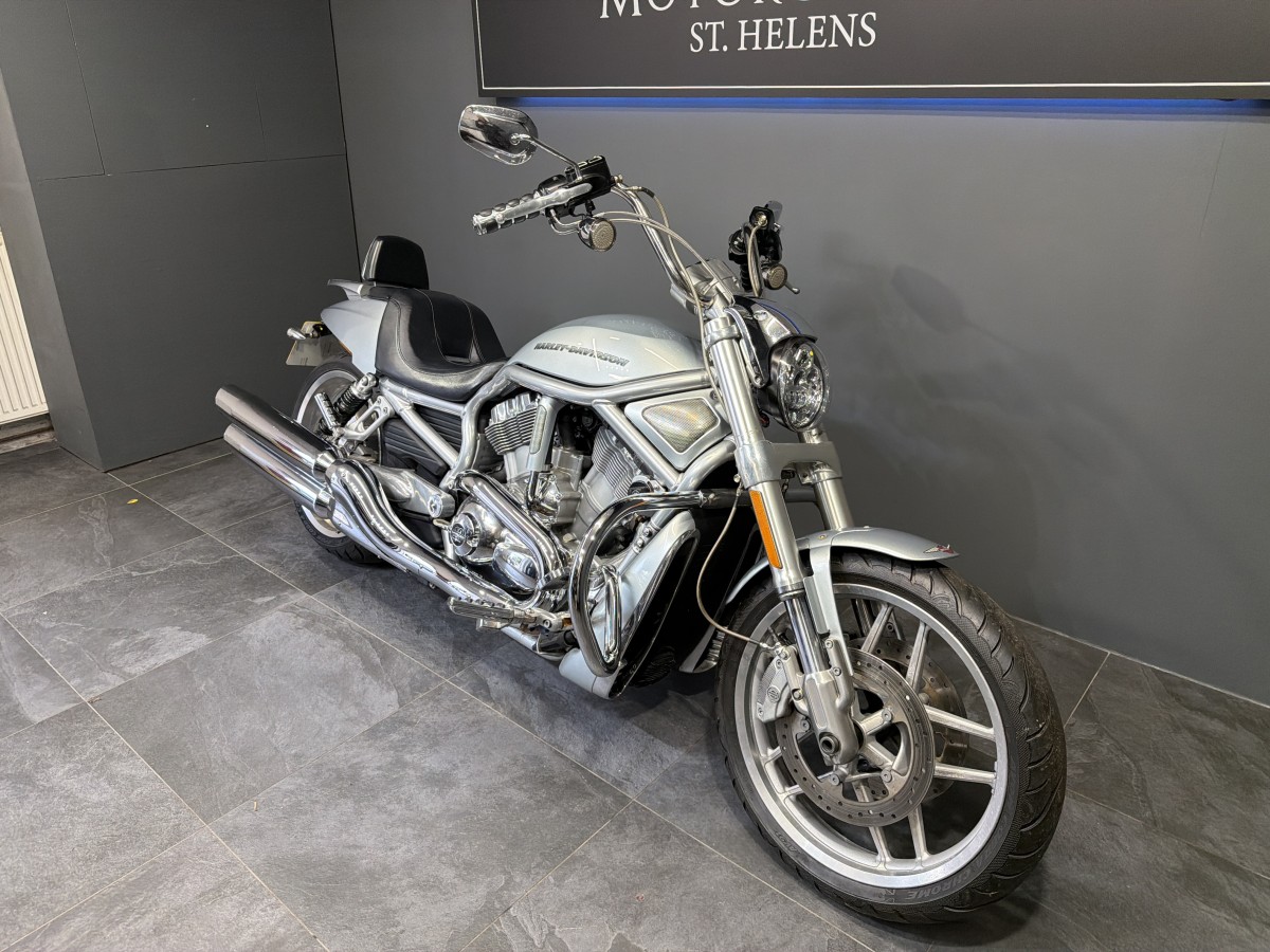 Used Harley-Davidson VRSCDX AN NIGHT ROD 2019 for sale - 78836233: Photo 2
