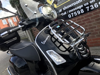 Used Piaggio VESPA GTS 300 SUPER ABS 2022 for sale - bike-78393117: Photo