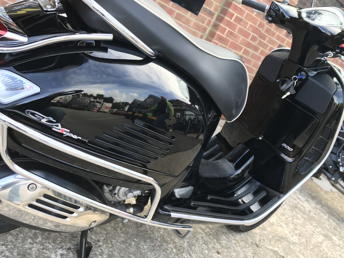 Used Piaggio VESPA GTS 300 SUPER ABS 2022 for sale - 78393117: Photo 8