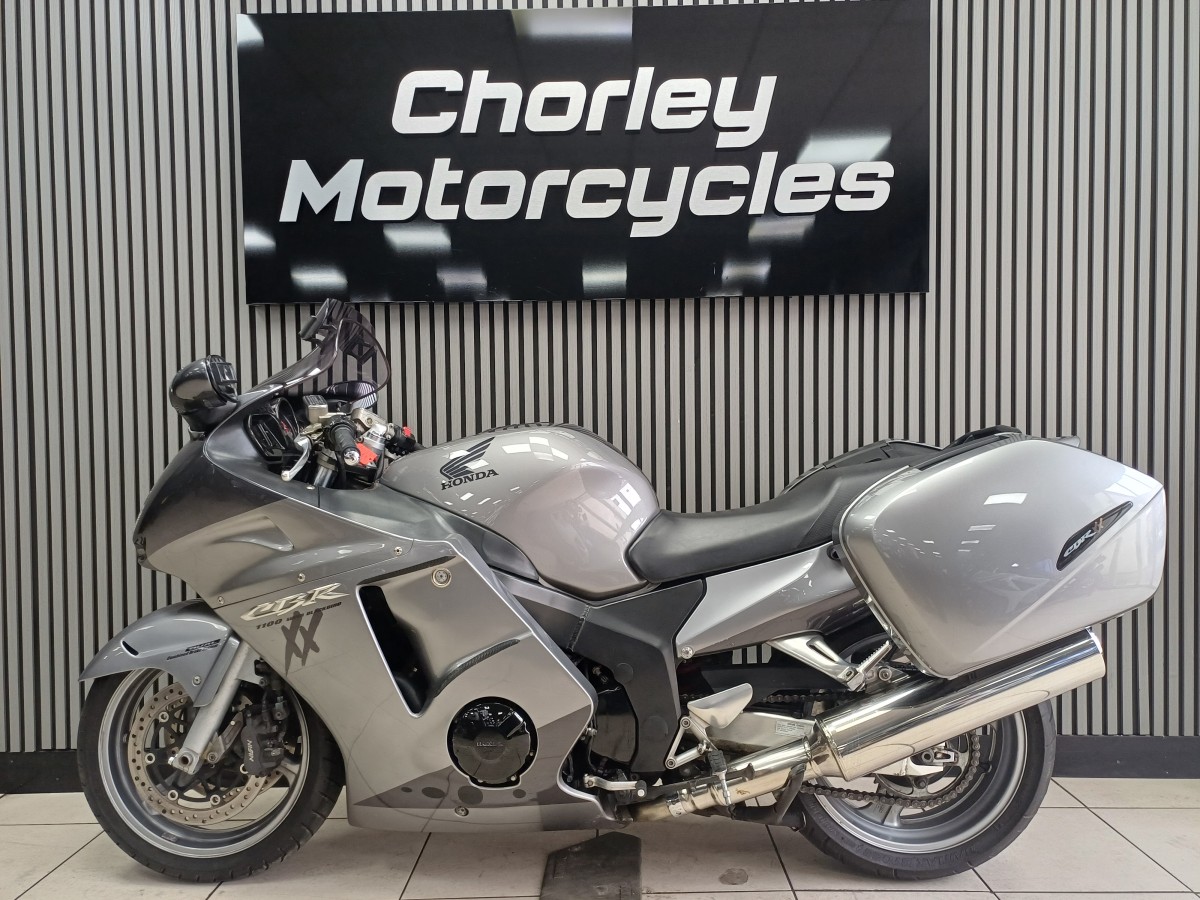 Used Honda CBR1100 BLACKBIRD 2007 for sale - 78470428: Photo 2