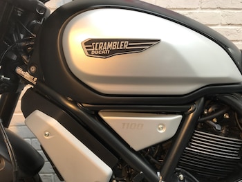 Used Ducati SCRAMBLER 1100 PRO DARK 2022 for sale - bike-78393123: Photo
