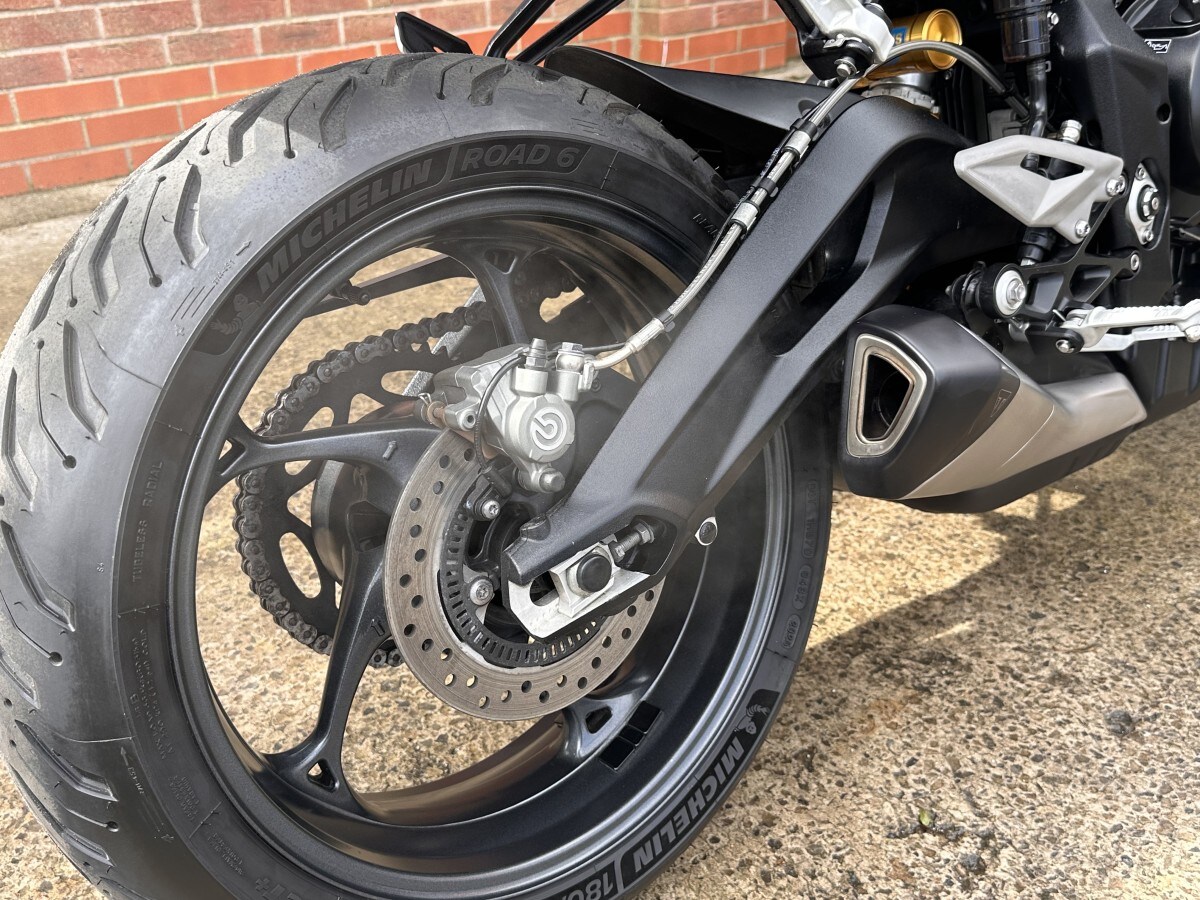 Used Triumph STREET TRIPLE 765 RS 2023 for sale - 78621225: Photo 11