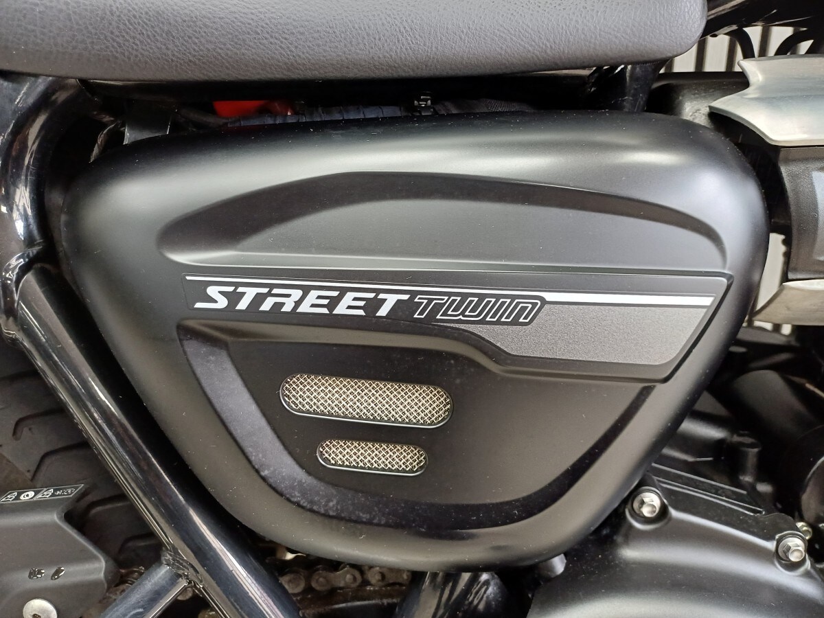 Used Triumph BONNEVILLE STREET TWIN 900 2021 for sale - 78394962: Photo 10