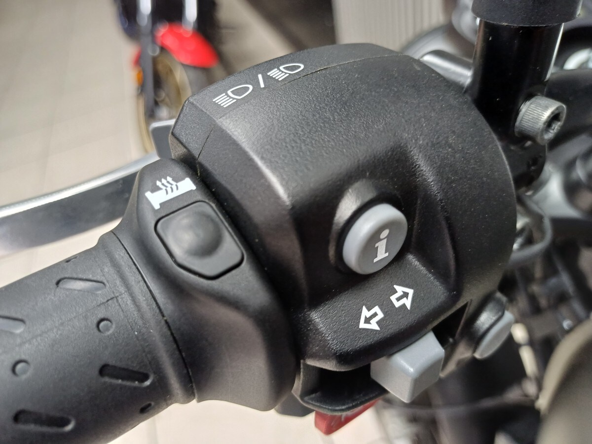 Used Triumph BONNEVILLE STREET TWIN 900 2021 for sale - 78394962: Photo 12