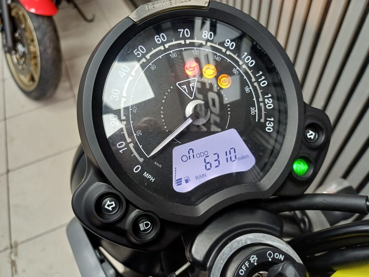 Used Triumph BONNEVILLE STREET TWIN 900 2021 for sale - 78394962: Photo 13