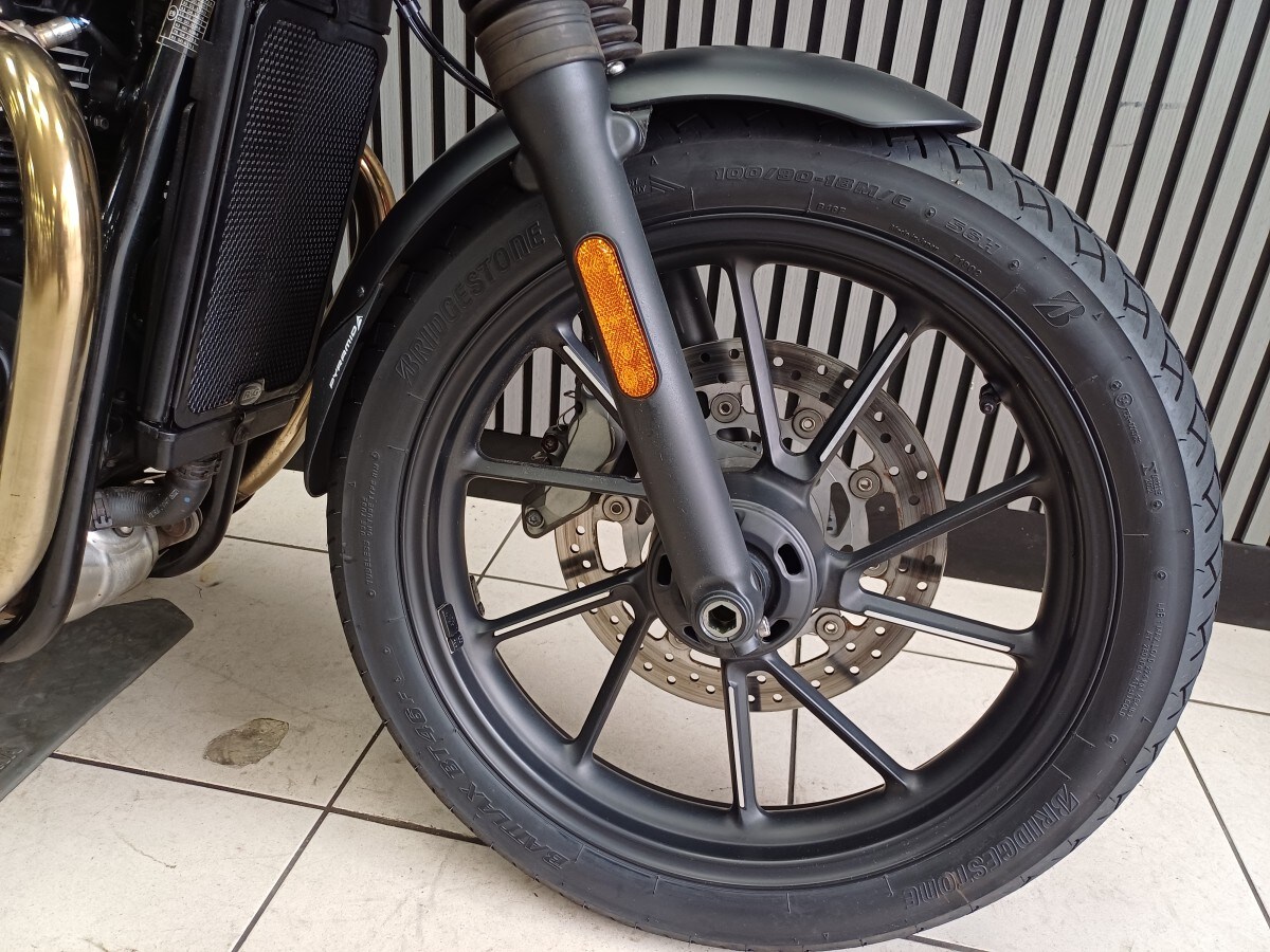 Used Triumph BONNEVILLE STREET TWIN 900 2021 for sale - 78394962: Photo 15