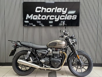 Used Triumph BONNEVILLE STREET TWIN 900 2021 for sale - bike-78394962: Photo