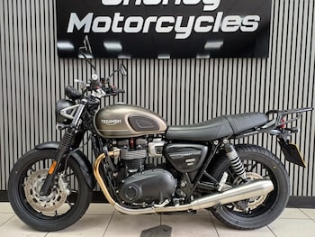 Used Triumph BONNEVILLE STREET TWIN 900 2021 for sale - bike-78394962: Photo