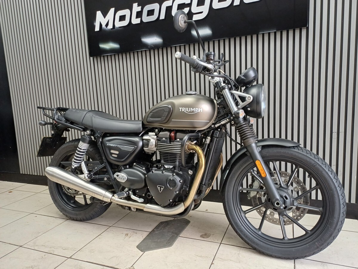 Used Triumph BONNEVILLE STREET TWIN 900 2021 for sale - 78394962: Photo 3