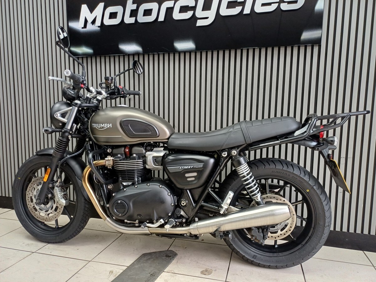 Used Triumph BONNEVILLE STREET TWIN 900 2021 for sale - 78394962: Photo 5