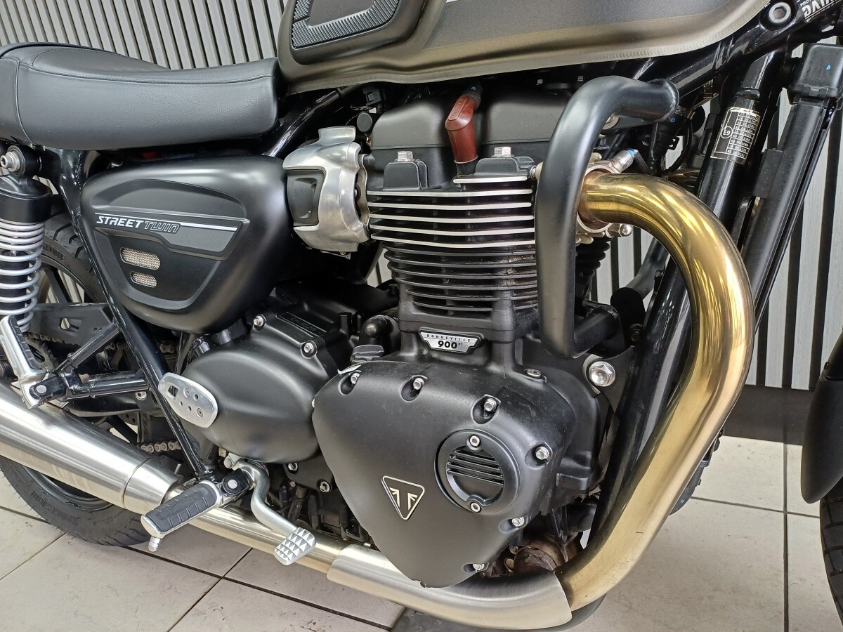 Used Triumph BONNEVILLE STREET TWIN 900 2021 for sale - 78394962: Photo 9