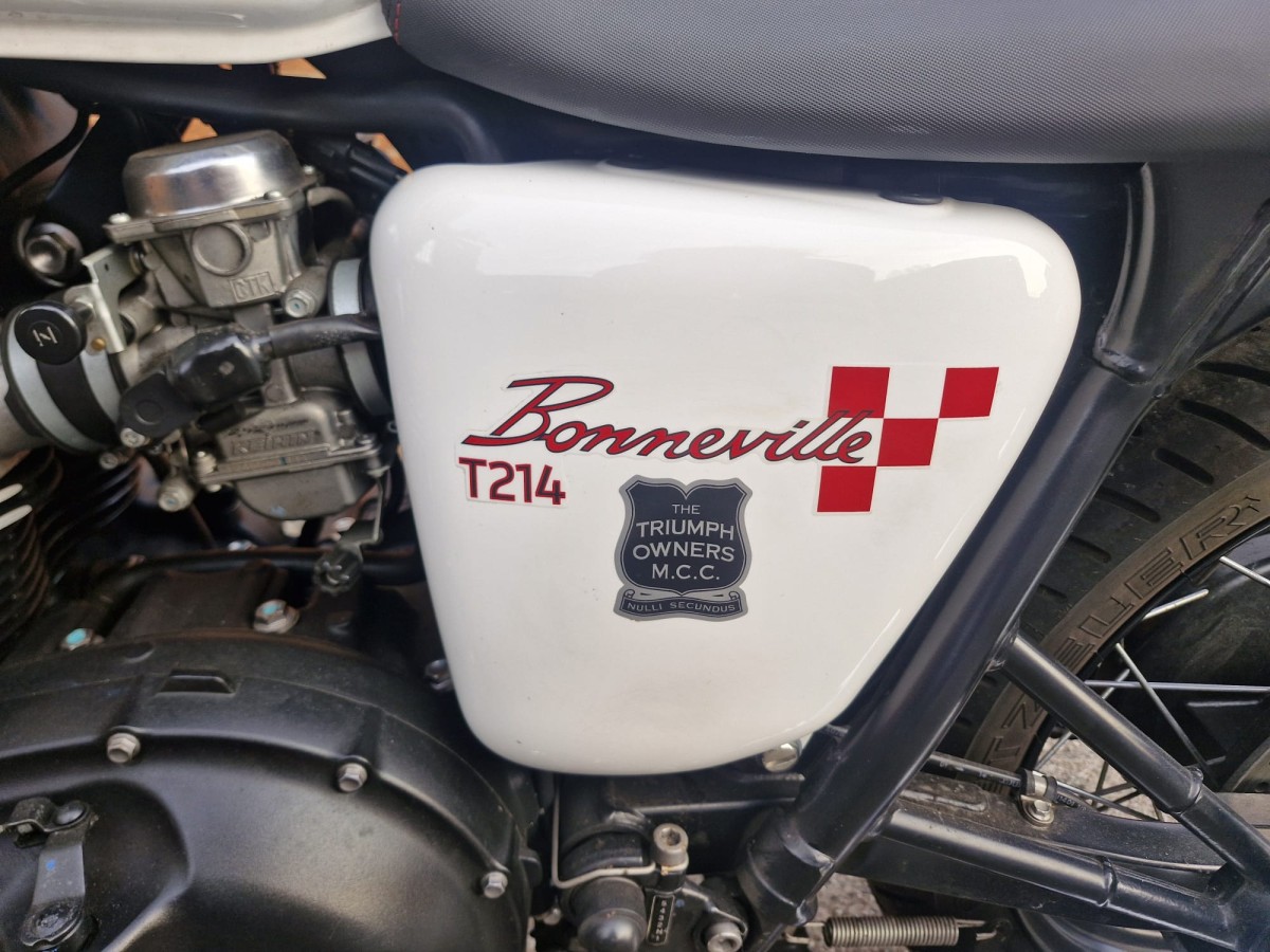 Used Triumph BONNEVILLE T214 2015 for sale - 78393375: Photo 2