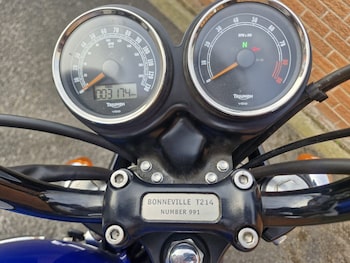 Used Triumph BONNEVILLE T214 2015 for sale - bike-78393375: Photo