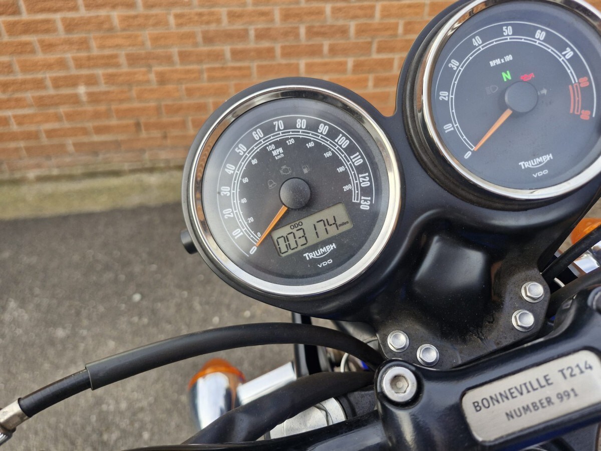 Used Triumph BONNEVILLE T214 2015 for sale - 78393375: Photo 9