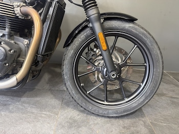 Used Triumph BONNEVILLE STREET TW 2018 for sale - bike-79595265: Photo