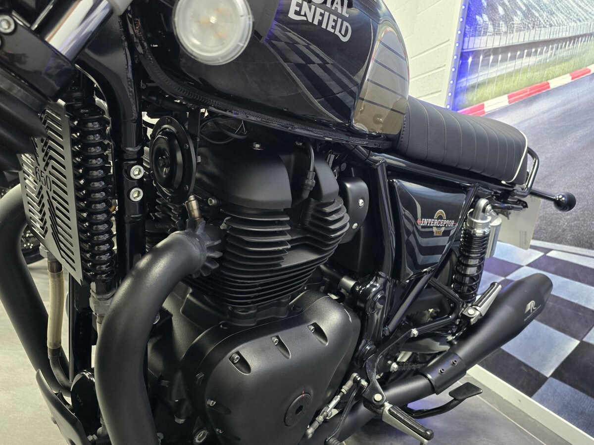 Used Royal Enfield INTERCEPTOR 650 E5 2023 for sale - 78894879: Photo 12