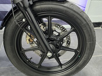 Used Royal Enfield INTERCEPTOR 650 E5 2023 for sale - bike-78894879: Photo