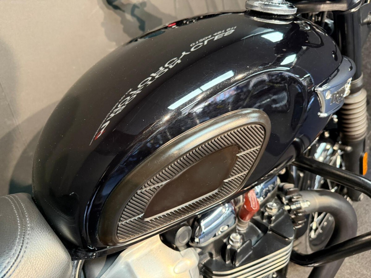 Used Triumph BONNEVILLE T100 BLACK 2019 for sale - 78427943: Photo 13