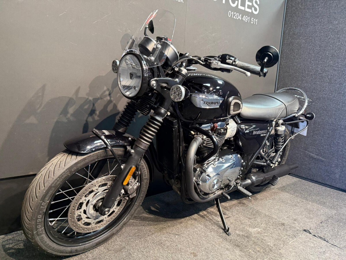 Used Triumph BONNEVILLE T100 BLACK 2019 for sale - 78427943: Photo 6