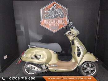 Used Piaggio VESPA GTS 300 75TH 2021 for sale - bike-78674316: Photo