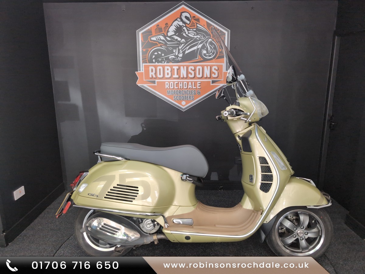 Used Piaggio VESPA GTS 300 75TH 2021 for sale - 78674316: Photo 2