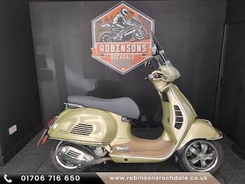 Used Piaggio VESPA GTS 300 75TH 2021 for sale - bike-78674316: Photo