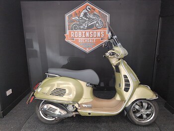 Used Piaggio VESPA GTS 300 75TH 2021 for sale - bike-78674316: Photo