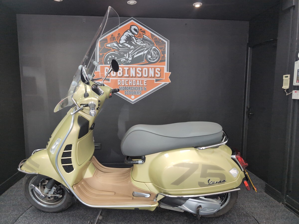 Used Piaggio VESPA GTS 300 75TH 2021 for sale - 78674316: Photo 7