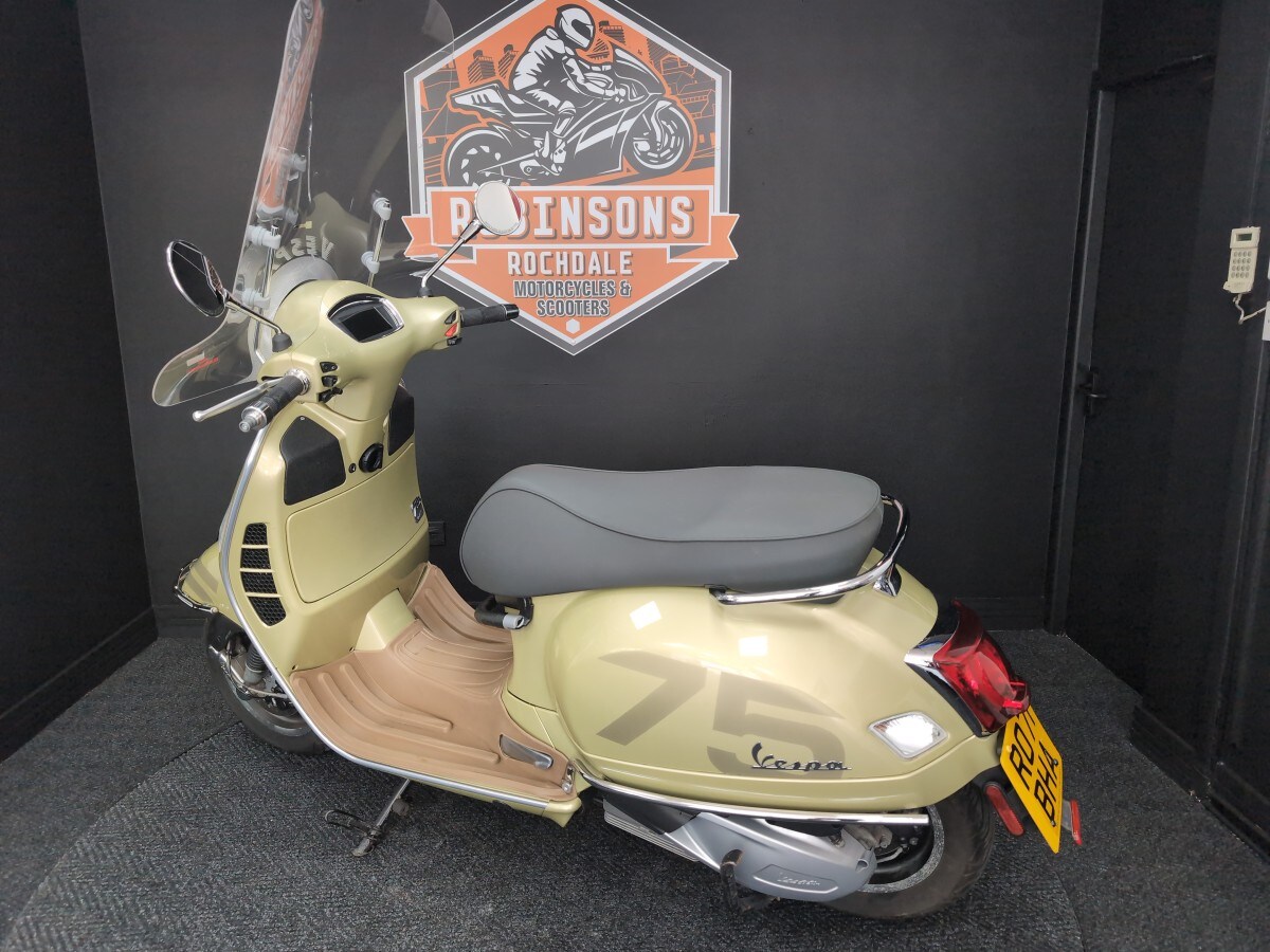 Used Piaggio VESPA GTS 300 75TH 2021 for sale - 78674316: Photo 9