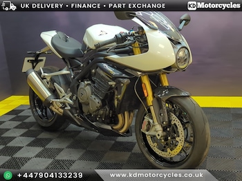 Used Triumph SPEED TRIPLE 1200 RR 2022 for sale - bike-78396391: Photo