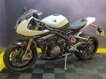 Used Triumph SPEED TRIPLE 1200 RR 2022 for sale - bike-78396391: Photo
