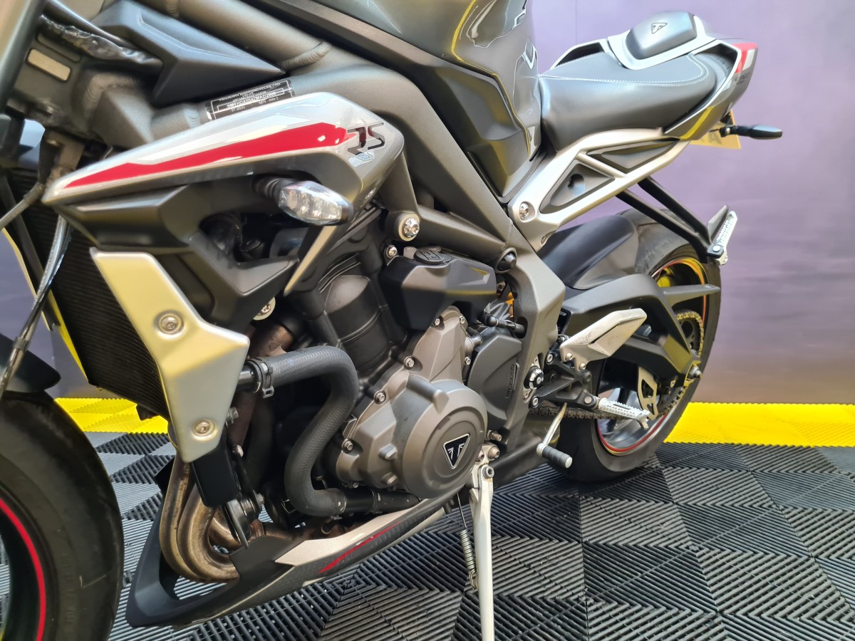 Used Triumph STREET TRIPLE 765 RS 2020 for sale - 78396231: Photo 11